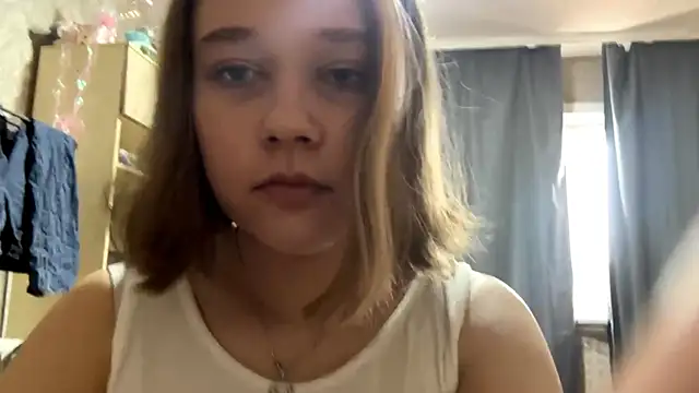 Snapshot of HildeConery chatting on May 2, 9:58 am HildeConery online show from May 2, 9:58 am