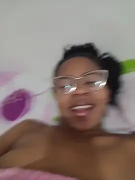 kimreigns online show from May 24, 4:39 am