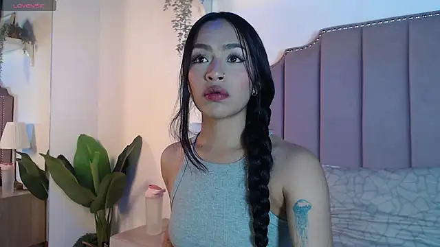 Snapshot of Littlejade_dh chatting on May 22, 11:49 am Littlejade dh online show from May 22, 11:49 am