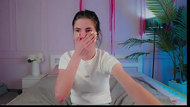Snapshot of Emily_xoo chatting on May 27, 1:57 am Emily xoo online show from May 27, 1:57 am