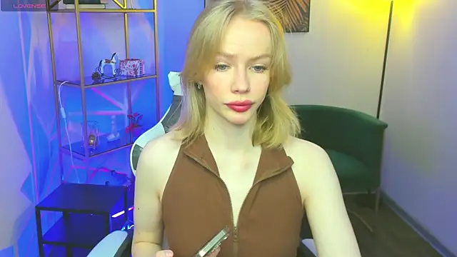 Poly Sweet online show from May 14, 5:25 am