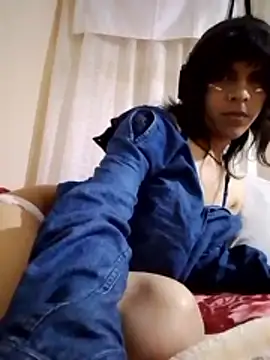 Snapshot of Liil_bunny chatting on May 16, 10:36 am Liil bunny online show from May 16, 10:36 am