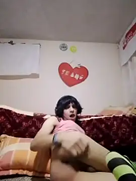 Snapshot of Liil_bunny chatting on May 28, 3:59 am Liil bunny online show from May 28, 3:59 am