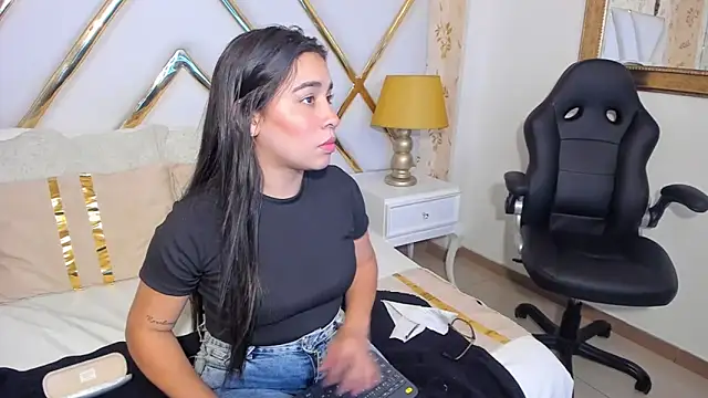 SussyFoxxx online show from May 16, 6:28 pm