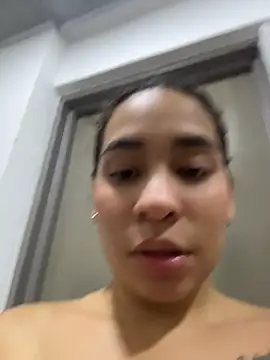 SussyFoxxx online show from May 17, 6:33 am