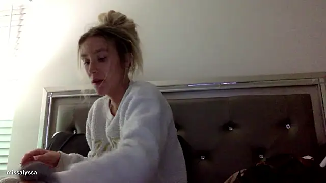 Misss alyssaaa online show from May 27, 4:20 am