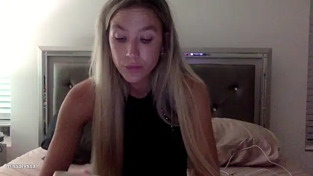Misss alyssaaa online show from May 28, 3:37 am