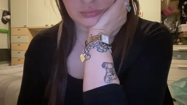 Snapshot of Bonny_25 chatting on May 5, 6:16 pm Bonny 25 online show from May 5, 6:16 pm