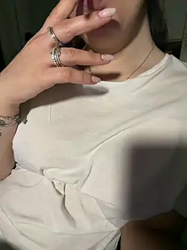 Snapshot of Bonny_25 chatting on May 8, 10:59 pm Bonny 25 online show from May 8, 10:59 pm