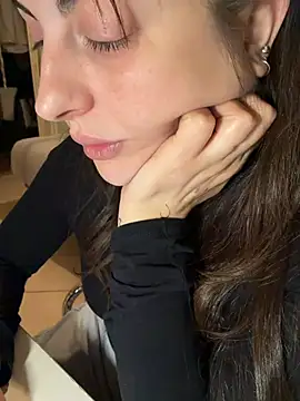 Snapshot of Bonny_25 chatting on May 9, 9:31 pm Bonny 25 online show from May 9, 9:31 pm