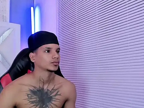 kai storm77 online show from July 13, 3:09 am