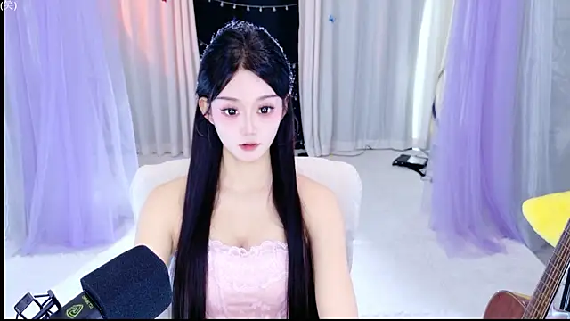 Snapshot of Wa-Nini chatting on May 31, 7:37 am Wa-Nini online show from May 31, 7:37 am
