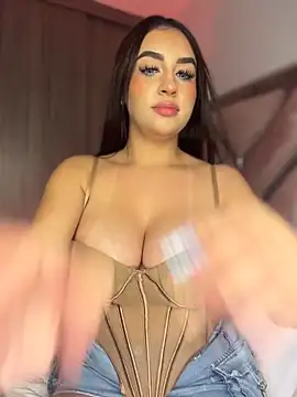 LindseyMos online show from May 26, 1:01 am