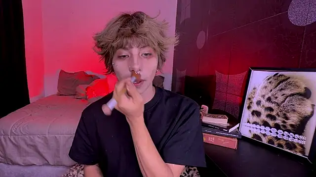 Aronn 44 online show from May 20, 10:38 pm