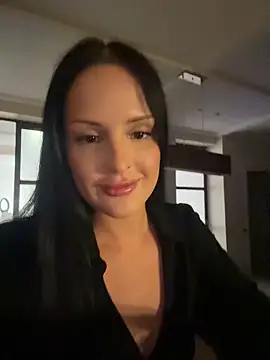 Snapshot of Evaryn chatting on May 31, 10:11 pm Evaryn online show from May 31, 10:11 pm