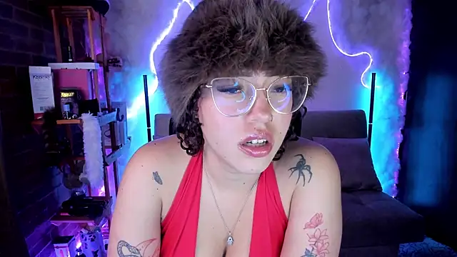 Snapshot of liz_martins1 chatting on May 15, 11:01 pm liz martins1 online show from May 15, 11:01 pm