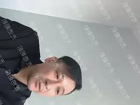 Snapshot of semir-xin chatting on May 4, 10:44 am semir-xin online show from May 4, 10:44 am