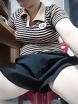 Girl lovebaby online show from May 18, 2:29 am