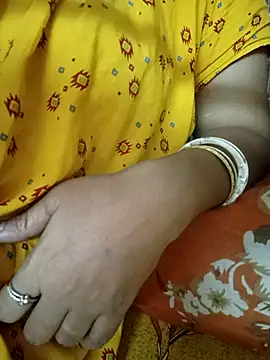 minadixit17 online show from July 18, 5:06 pm