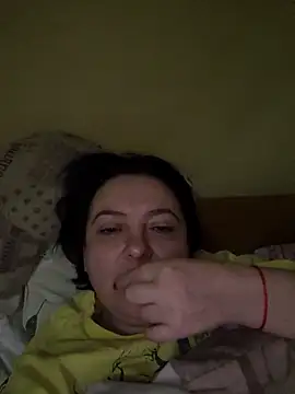 Snapshot of EmmaEmmy40 chatting on May 6, 6:13 pm EmmaEmmy40 online show from May 6, 6:13 pm