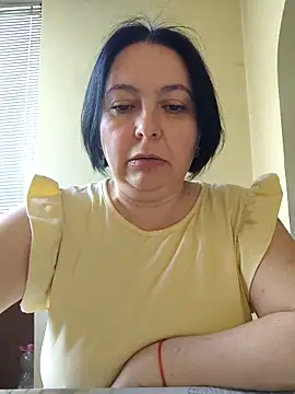Snapshot of EmmaEmmy40 chatting on May 11, 3:29 pm EmmaEmmy40 online show from May 11, 3:29 pm