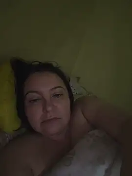 Snapshot of EmmaEmmy40 chatting on May 17, 6:37 pm EmmaEmmy40 online show from May 17, 6:37 pm