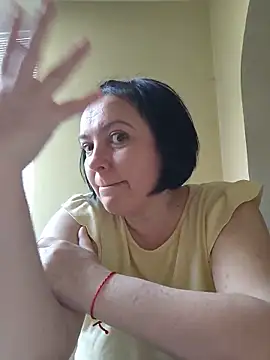 Snapshot of EmmaEmmy40 chatting on May 19, 4:24 pm EmmaEmmy40 online show from May 19, 4:24 pm