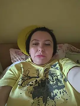 Snapshot of EmmaEmmy40 chatting on May 26, 3:41 pm EmmaEmmy40 online show from May 26, 3:41 pm