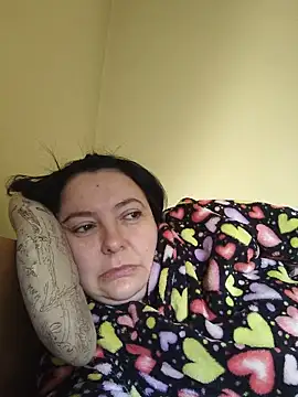 Snapshot of EmmaEmmy40 chatting on May 30, 7:05 am EmmaEmmy40 online show from May 30, 7:05 am