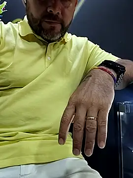 Snapshot of AndresvargasQ123 chatting on July 13, 4:21 pm AndresvargasQ123 online show from July 13, 4:21 pm