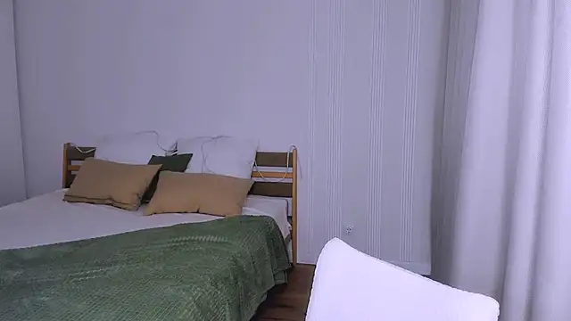 Snapshot of LookEva chatting on May 16, 10:36 am LookEva online show from May 16, 10:36 am