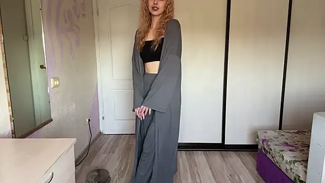ScarlettRosy online show from May 17, 4:21 am