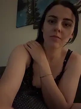 ema-emanuela online show from June 4, 8:15 pm