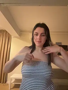 ema-emanuela online show from June 12, 9:25 pm
