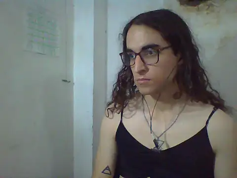 Snapshot of LaCuerva chatting on May 11, 5:10 pm LaCuerva online show from May 11, 5:10 pm