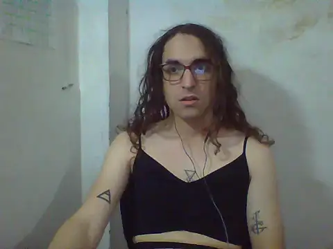 Snapshot of LaCuerva chatting on May 28, 5:32 pm LaCuerva online show from May 28, 5:32 pm