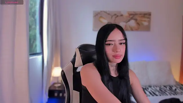 Snapshot of ludovikasallow chatting on May 23, 12:42 pm ludovikasallow online show from May 23, 12:42 pm