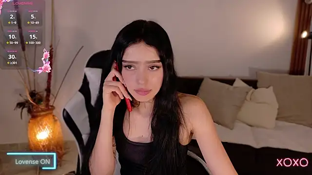 Snapshot of ludovikasallow chatting on May 27, 2:47 pm ludovikasallow online show from May 27, 2:47 pm