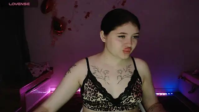 Snapshot of Blackangels chatting on May 18, 8:25 pm Blackangels online show from May 18, 8:25 pm