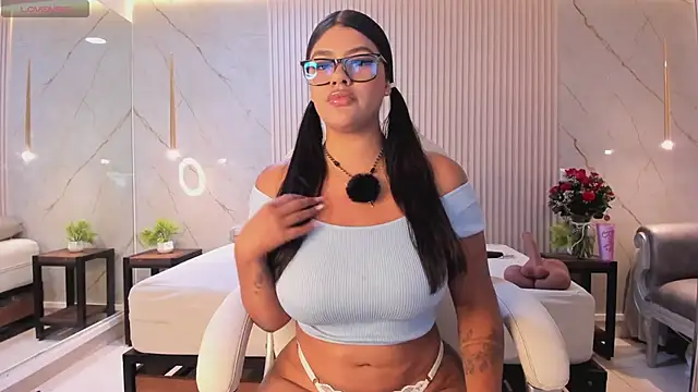 luna taylorss online show from May 28, 11:07 am