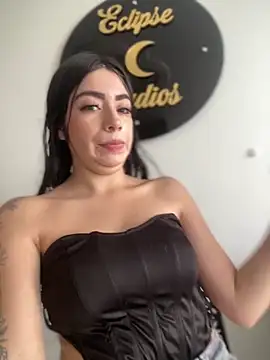 Snapshot of lunacruz_ chatting on May 15, 7:54 pm lunacruz online show from May 15, 7:54 pm