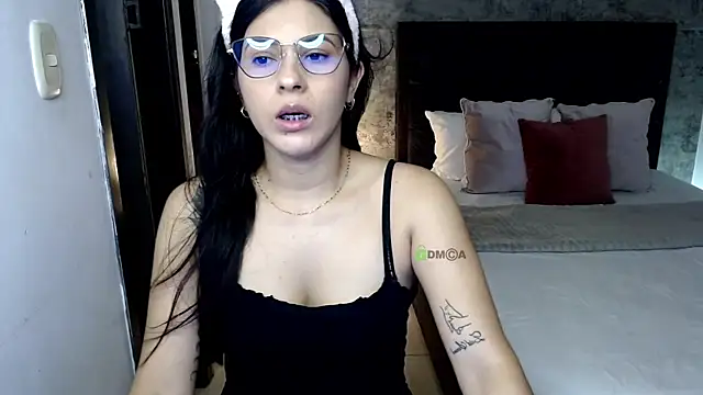 isa cruzx online show from July 14, 9:42 pm