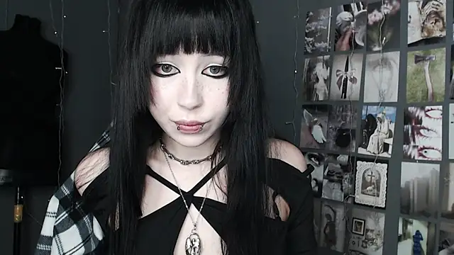lucy8bit online show from May 14, 12:56 pm