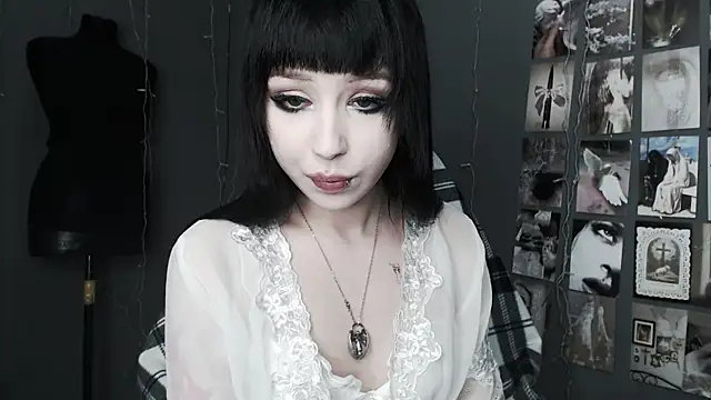 lucy8bit online show from May 26, 8:38 pm