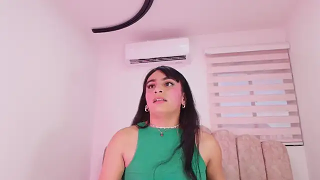 Snapshot of Malaia_thompson_ chatting on May 24, 11:59 am Malaia thompson online show from May 24, 11:59 am