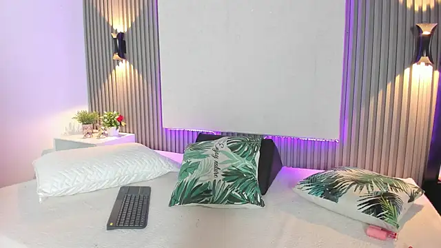 Alexa Zc online show from July 13, 1:14 pm