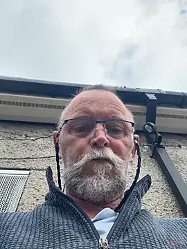 Snapshot of Moonraker64 chatting on May 3, 11:05 am Moonraker64 online show from May 3, 11:05 am