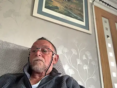 Snapshot of Moonraker64 chatting on May 17, 2:24 pm Moonraker64 online show from May 17, 2:24 pm