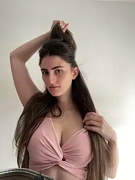 Snapshot of OliviaBaby- chatting on May 15, 10:33 am OliviaBaby- online show from May 15, 10:33 am