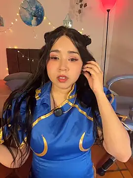 Snapshot of eimili_love chatting on May 24, 2:27 am eimili love online show from May 24, 2:27 am
